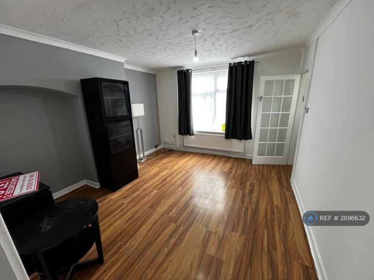 2 bedroom house in Heathway, Dagenham, RM9 (2 bed) (#2896632)