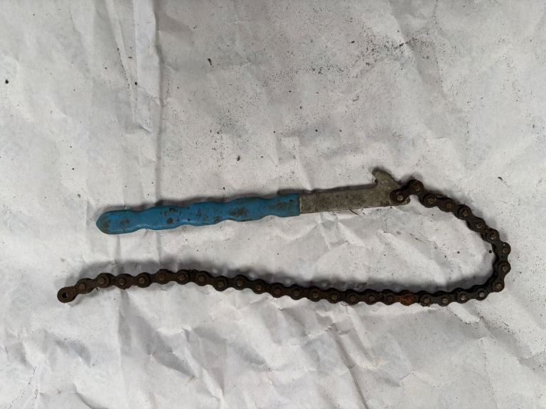 Oil filter cartridge remover