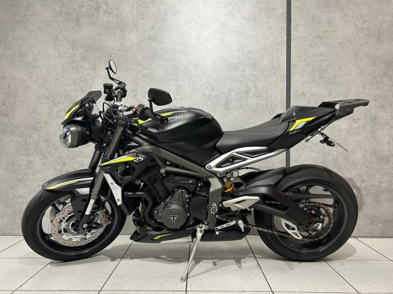 2022 TRIUMPH STREET TRIPLE 765 RS - 5985 miles - STUNNING! - LOTS OF EXTRAS!