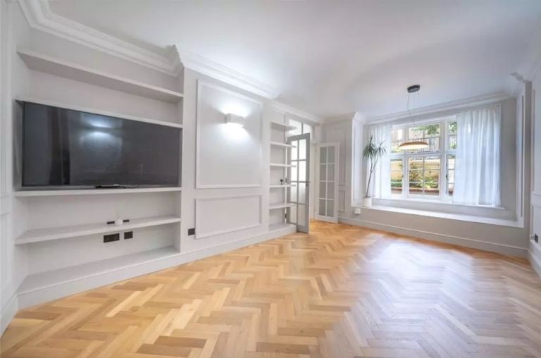 1 bedroom flat to rent in Chelsea