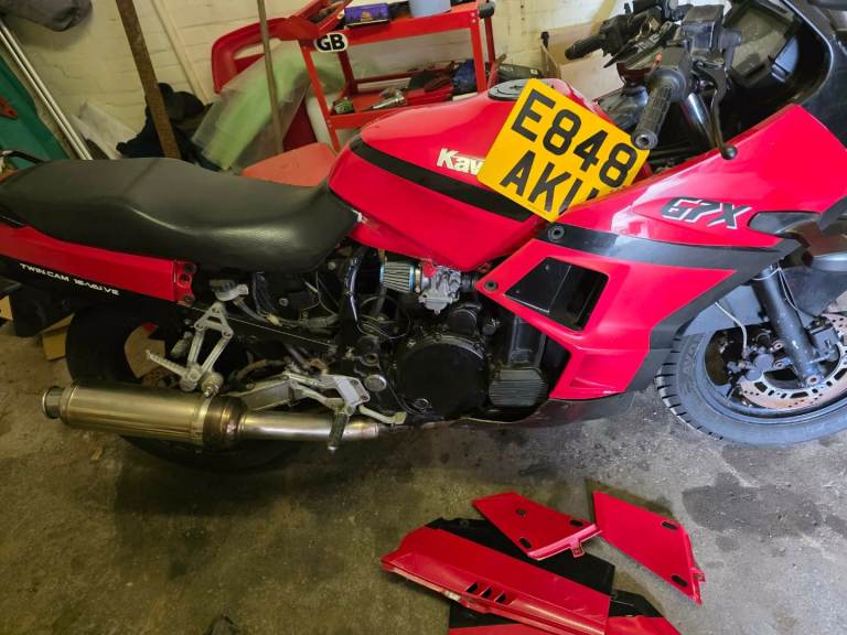 Kawasaki, GPX, 1988, 748 (cc)