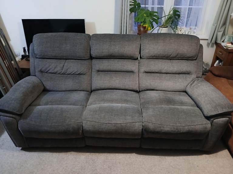 3 seater powered reclining sofa 