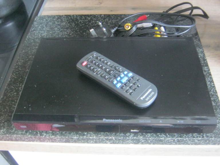 Panasonic DVD-S500 Slim Black dvd Player with Remote Control - Tested & Working No Scart Lead