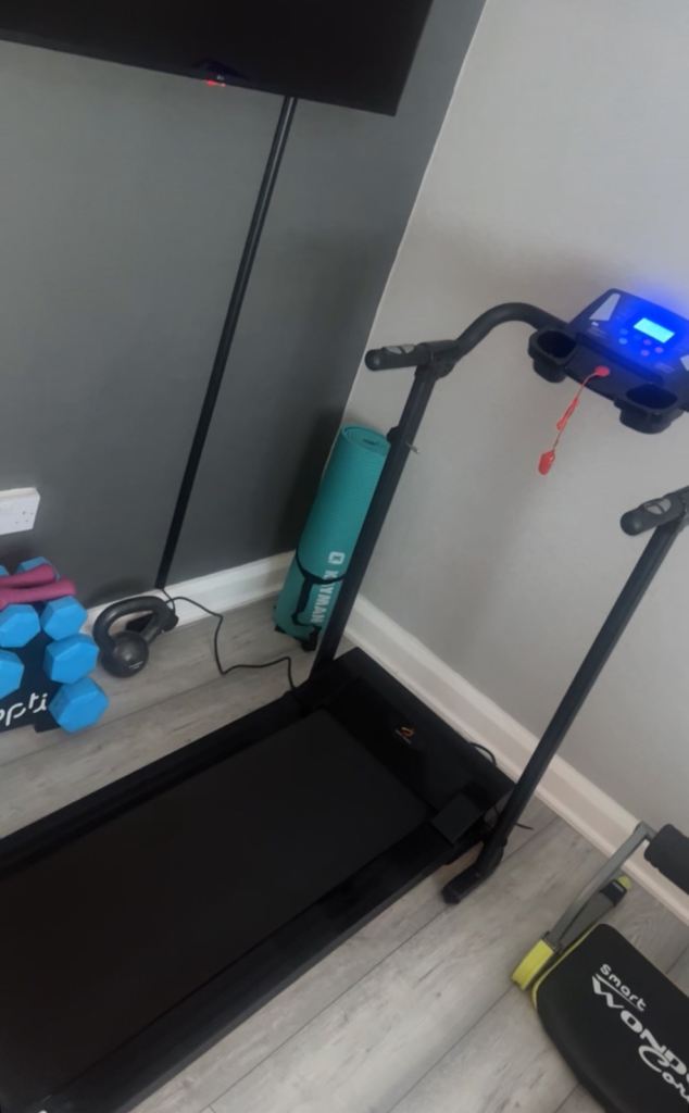 Black treadmill 