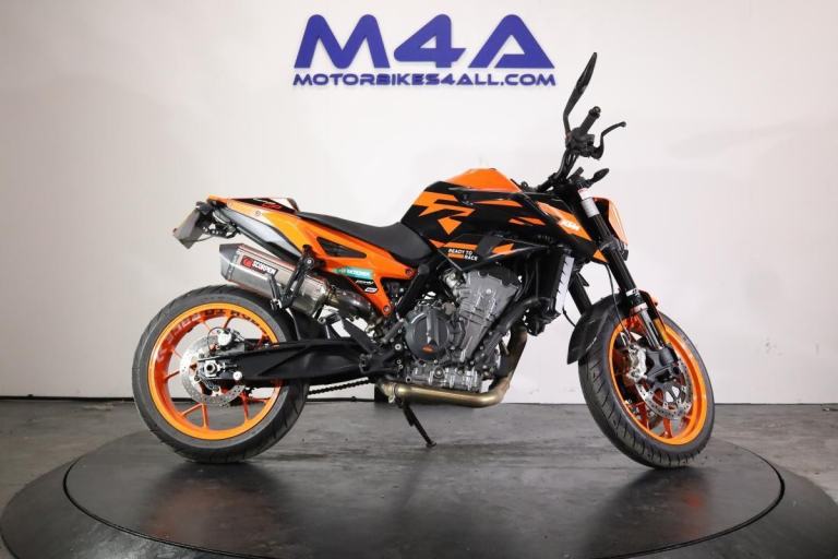 KTM 890 DUKE GP 2022