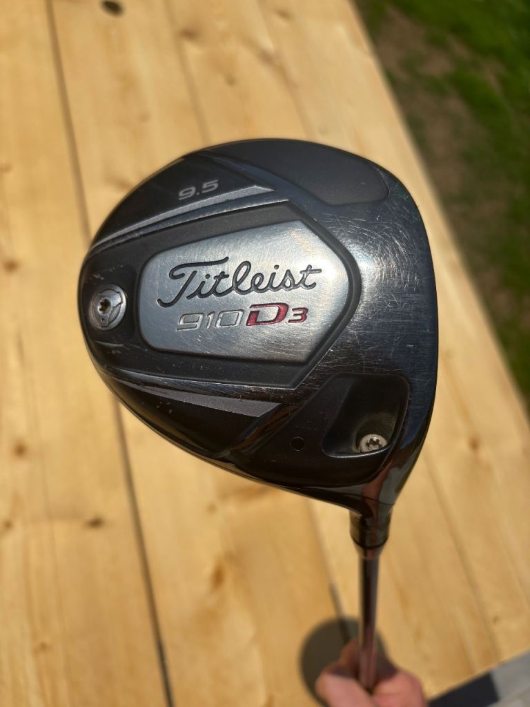 Titleist 910 D3 Driver - Right Handed 