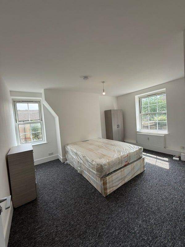 🏠 Double Room to Rent | Bow Road / Mile End Area (E3) | Bills Included