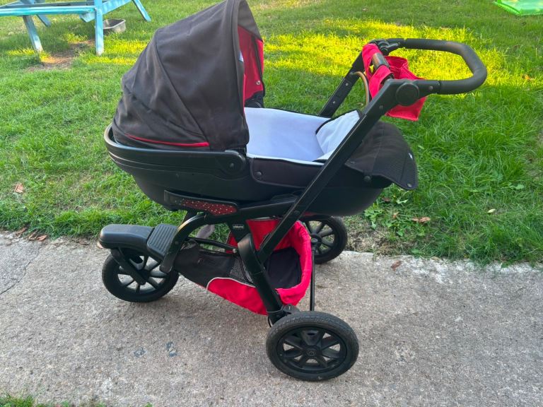 Chicco Active 3 All-Terrain Pushchair - Black and Red