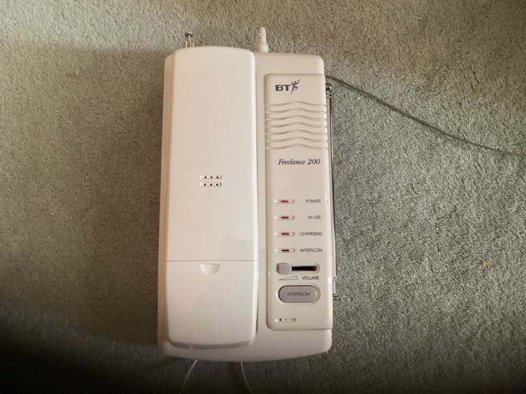 BT FREELANCE 200 VINTAGE CORDLESS TELEPHONE 