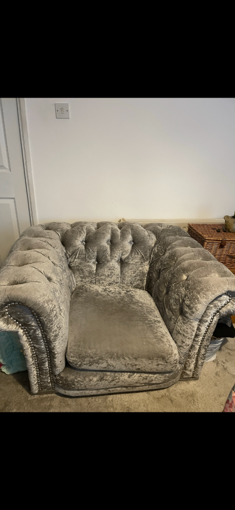 Silver/grey velvet look single chesterfield armchair 