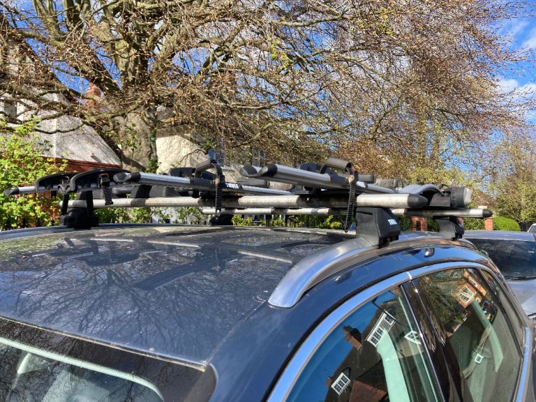 Thule roof bar kit with 4 bike carriers