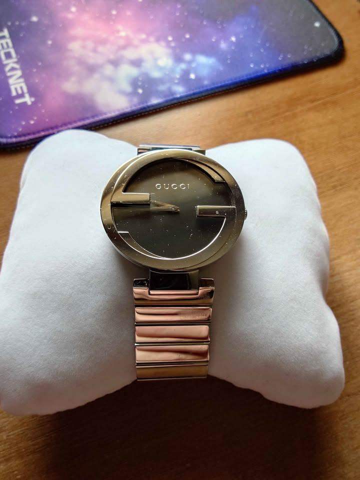 Gucci Ladies Watch, Black Dial, Stainless Steel, Boxed, Good Condition