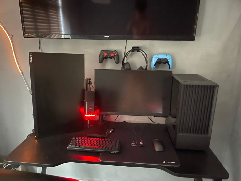 Complete Aesthetic Gaming Setup – 180Hz Samsung / RTX 3060 Ti FE / Wood-Accent PC