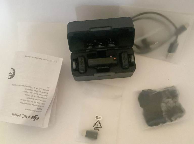 DJI Mic Mini Wireless Microphone 1TX+1RX Wireless Mic + Chrg case - NEVER USED