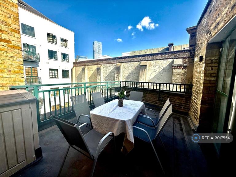 1 bedroom flat in Rotherhithe Street, London, SE16 (1 bed) (#3017554)