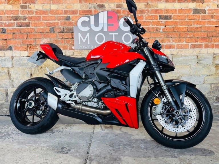 DUCATI STREETFIGHTER V2 955 2024 24