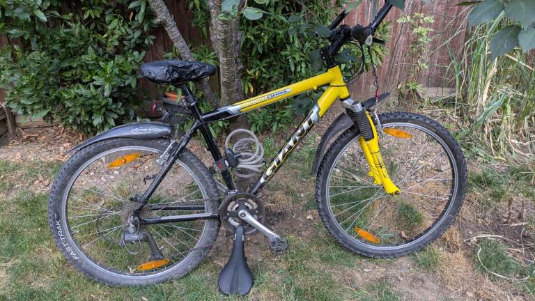🚲 1999 Giant Boulder Alu Shock – One Owner, Fully Serviced, Upgraded Tyres