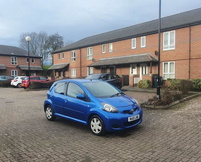 Toyota Aygo Hatchback, 2010, Manual, 998 (cc), 5 doors