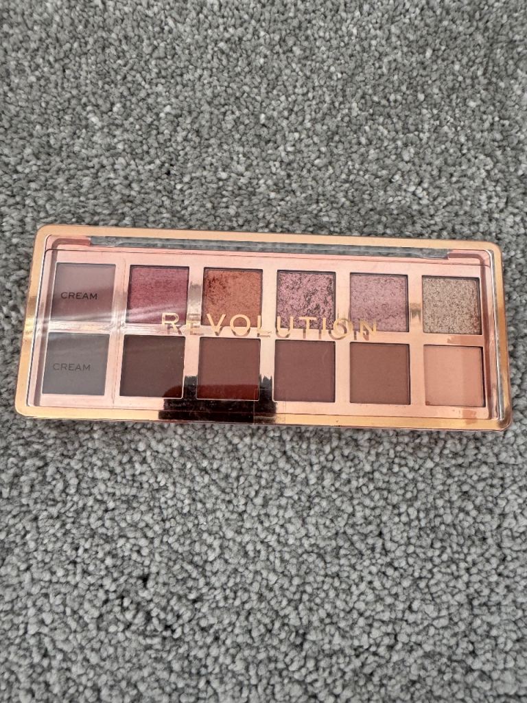 Revolution Beauty The True Icon Eyeshadow Palette