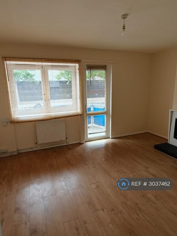 2 bedroom flat in Ground Floor, London, SE1 (2 bed) (#3037462)