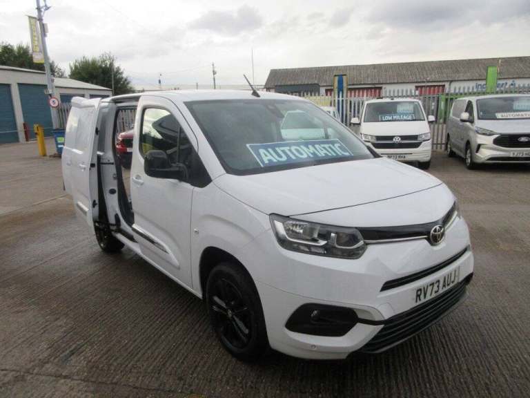 2023 73 TOYOTA PROACE CITY 1.5 BLUEHDI DESIGN AUTOMATIC SWB EURO 6 (130 BHP) AIR