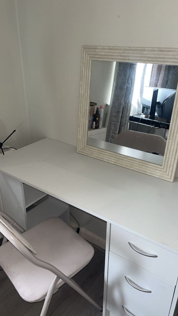 Dressing table 