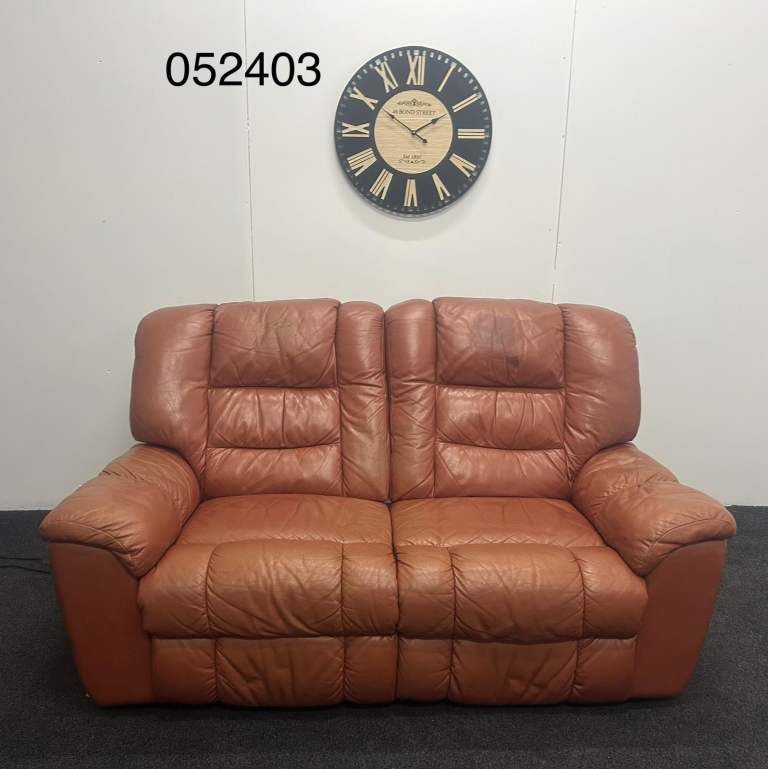 Tan Leather Electric 2 Seat Recliner  £FREE