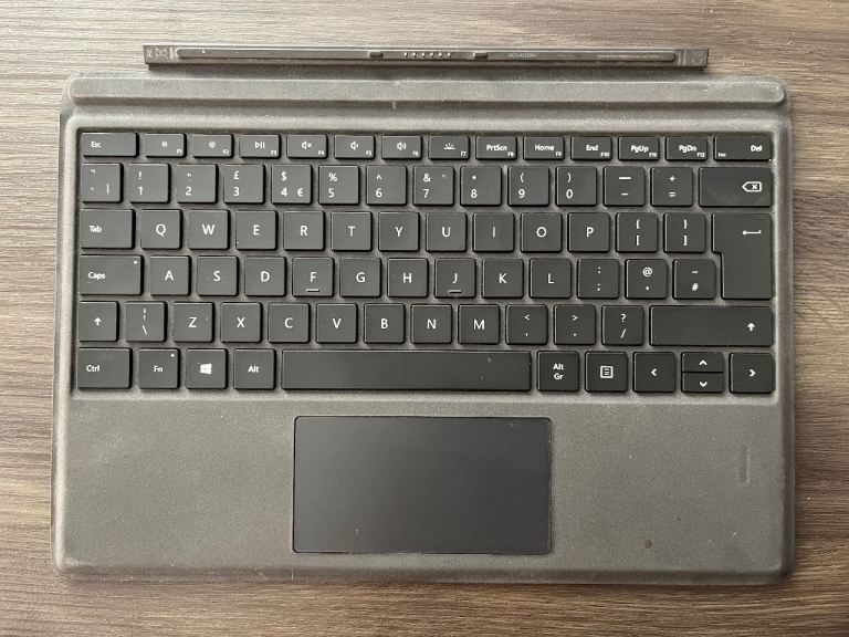 Keyboard - Microsoft Surface Pro Type Cover