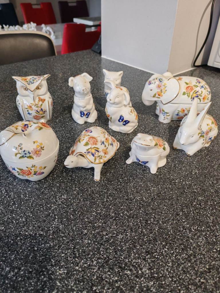 Aynsley china Cottage garden trinket boxes