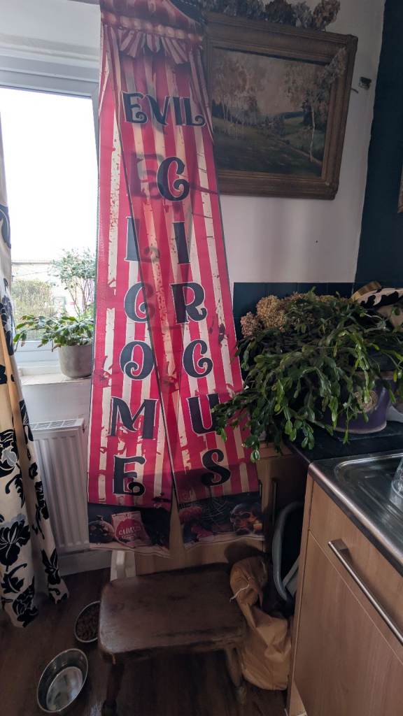 2 door hanging banner for Halloween 