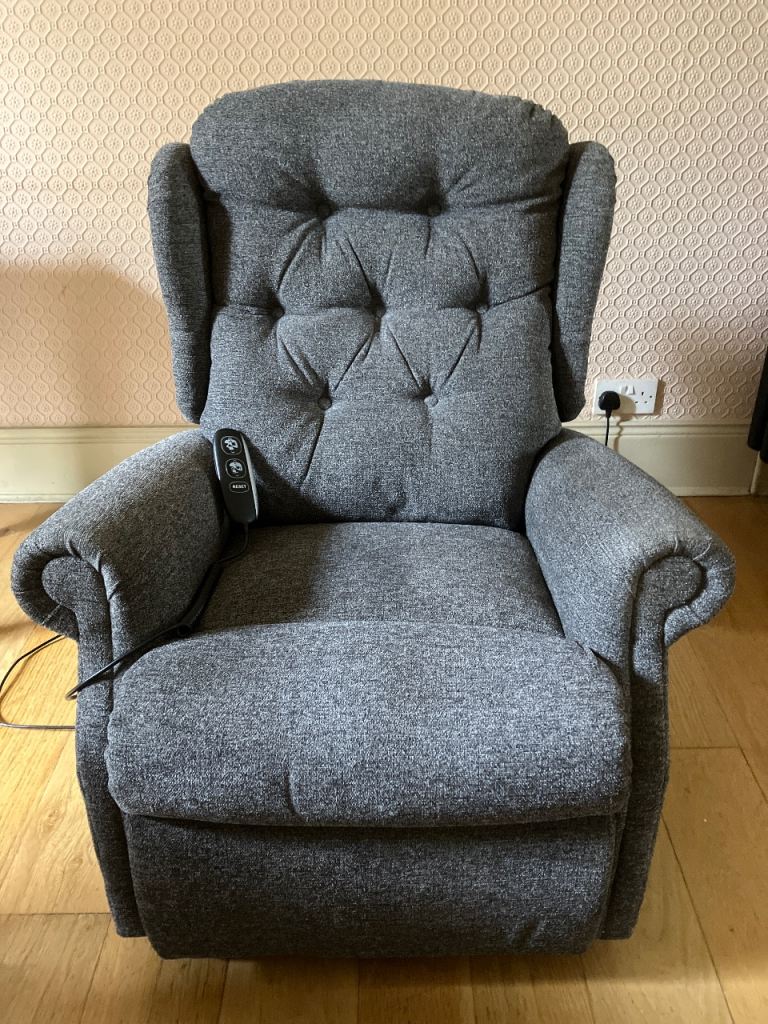 Woburn Riser Recliner by Celebrity 