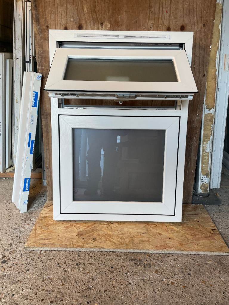 H 97 x W 69.5 cm - BRAND NEW FLUSH CASEMENT UPVC DOUBLE GLAZED WINDOW - SATIN GLASS (REF: SJ120)