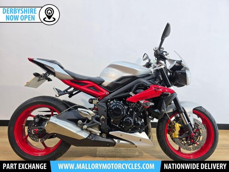 Triumph Street Triple 675 RX Silver 2016 - Low Mileage, ABS, Crash Bungs, QS
