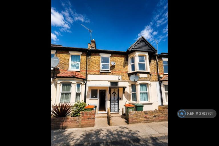 4 bedroom house in Wakefield St, London, E6 (4 bed) (#2793761)