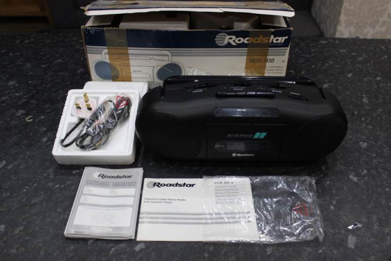 Roadstar RCR-302 3 Band Portable Stereo radio With Cassette Player New Unused