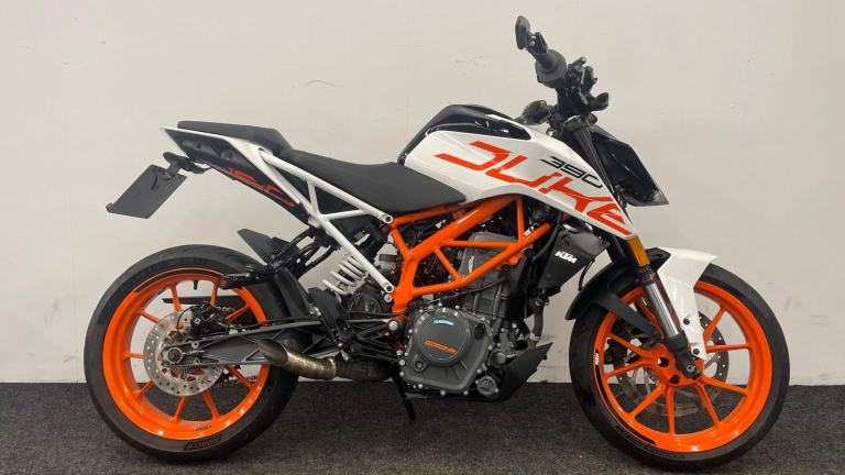 KTM 390 DUKE ** PRO RACE EXHAUST - TAIL TIDY - 12 MONTH MOT **