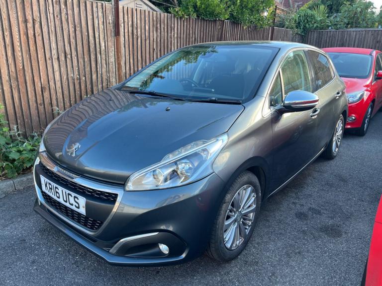 2016 Peugeot 208 1.2 PureTech 82 Allure 5dr HATCHBACK Petrol Manual