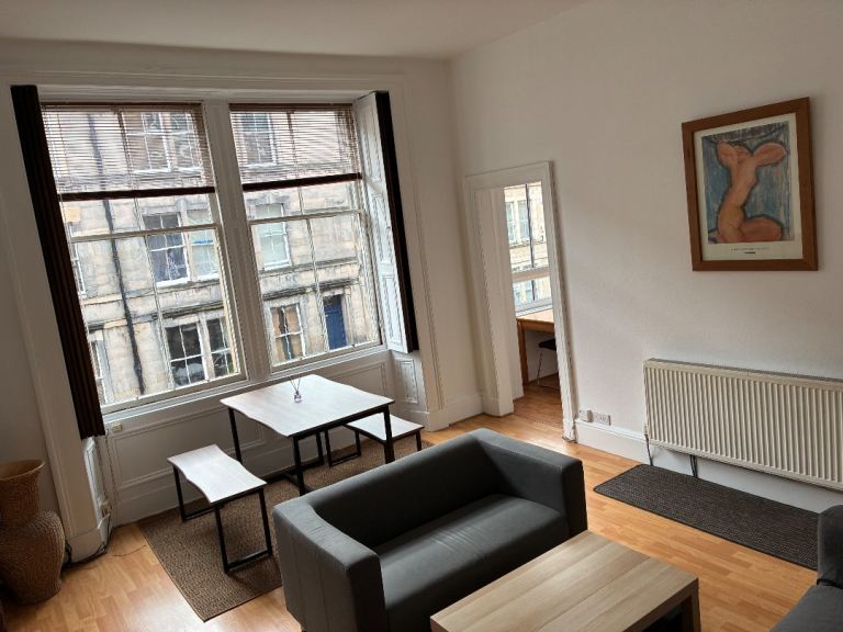 Outstanding 2 Bed flat for rent, Valleyfield St, Tollcross, Edinburgh, EH3 9LS
