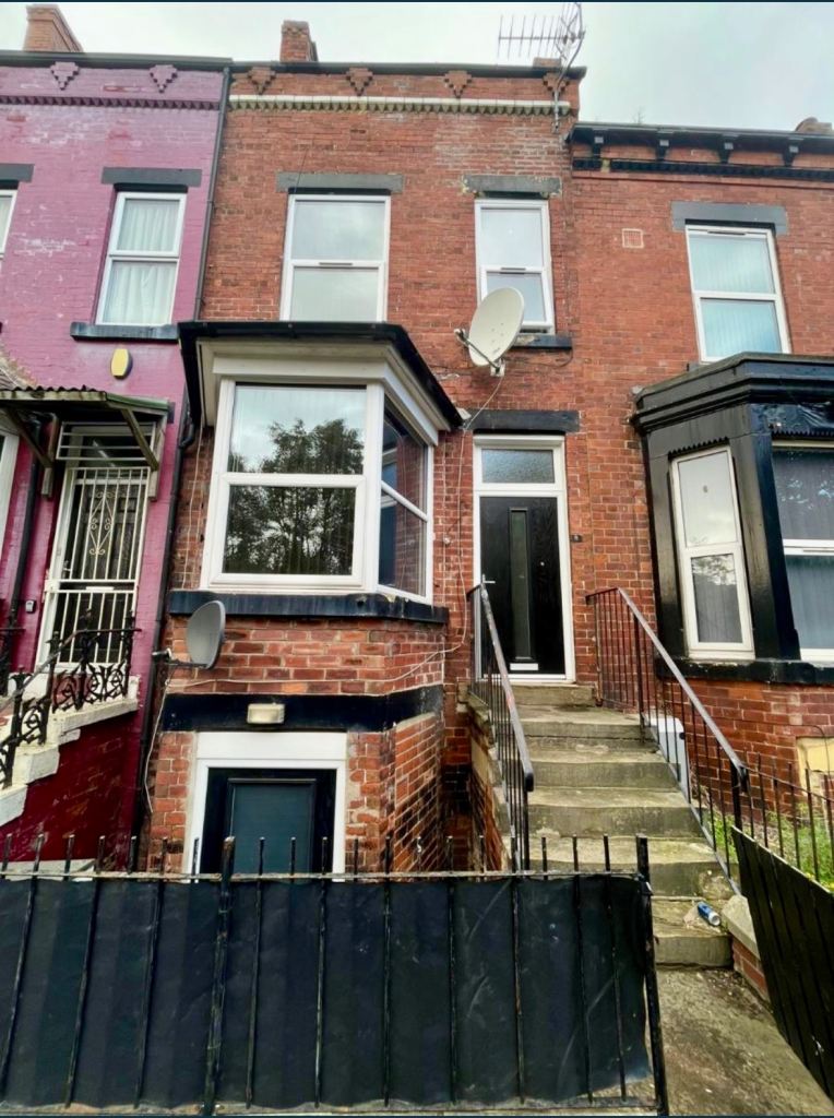  4/5-Bedroom House to Rent on Gathorne Terrace – Leeds, LS8