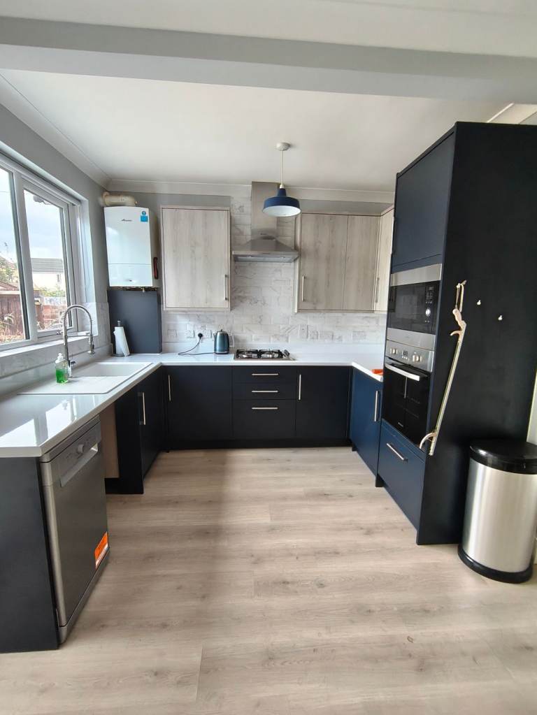 3-Bedroom Bungalow– 7 mins walk to Rainham Station – £2,300pcm