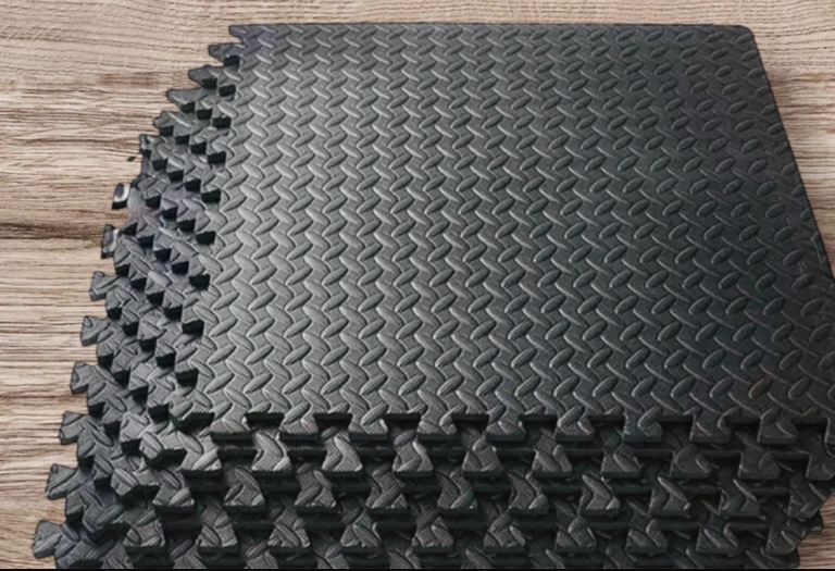 Interlocking Foam  floor tiles 60×60 cm 4 x tiles 
