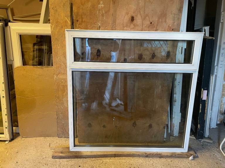 H 111 x W 112 cm - ALUMINIUM DOUBLE GLAZED WINDOW - CLEAR GLASS (REF: MJ260)