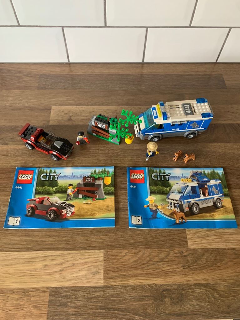 LEGO City 4441 set Police Dog Unit robber sports car complete 