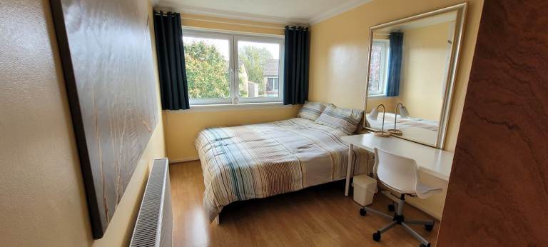 Furnished Room for Rent in Renfrew