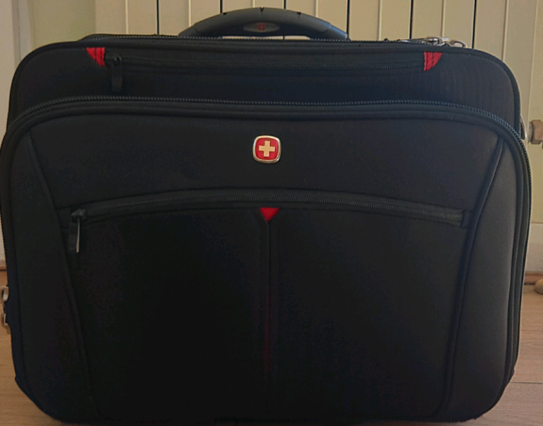  Swiss gear pilot case..open to offers!!