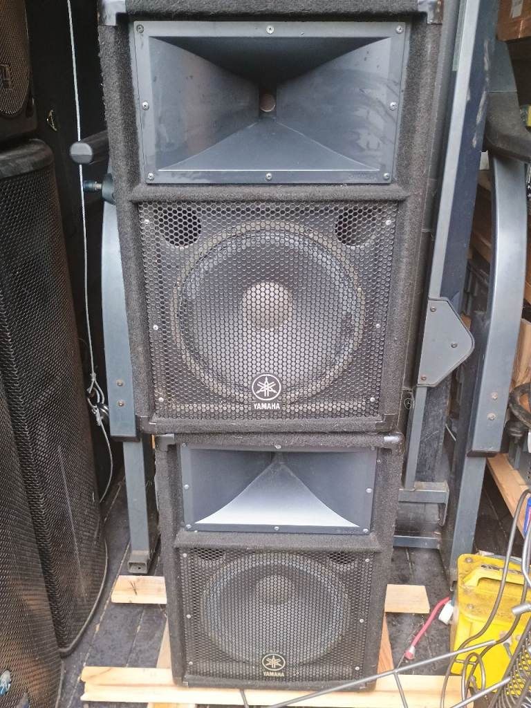 Yamaha made in THE US pa speakers 