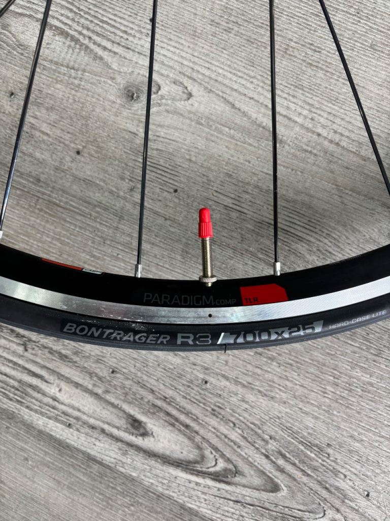Bontrager Paradigm Comp TLR disc Road Wheel Set