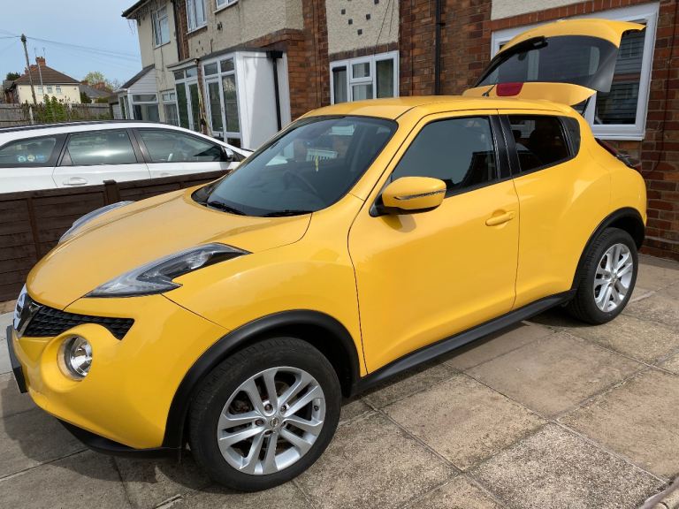 Nissan juke yellow 