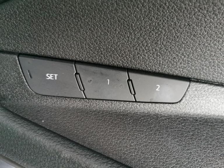 2021 Audi e-tron 300kW 55 Quattro 95kWh Black Edition 5dr Auto ESTATE ELECTRIC Automatic