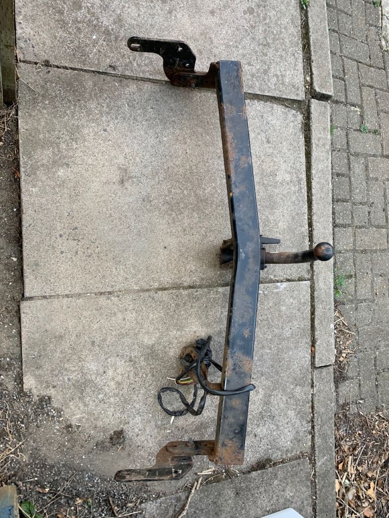 2012-2019 Peugeot 208 Towbar